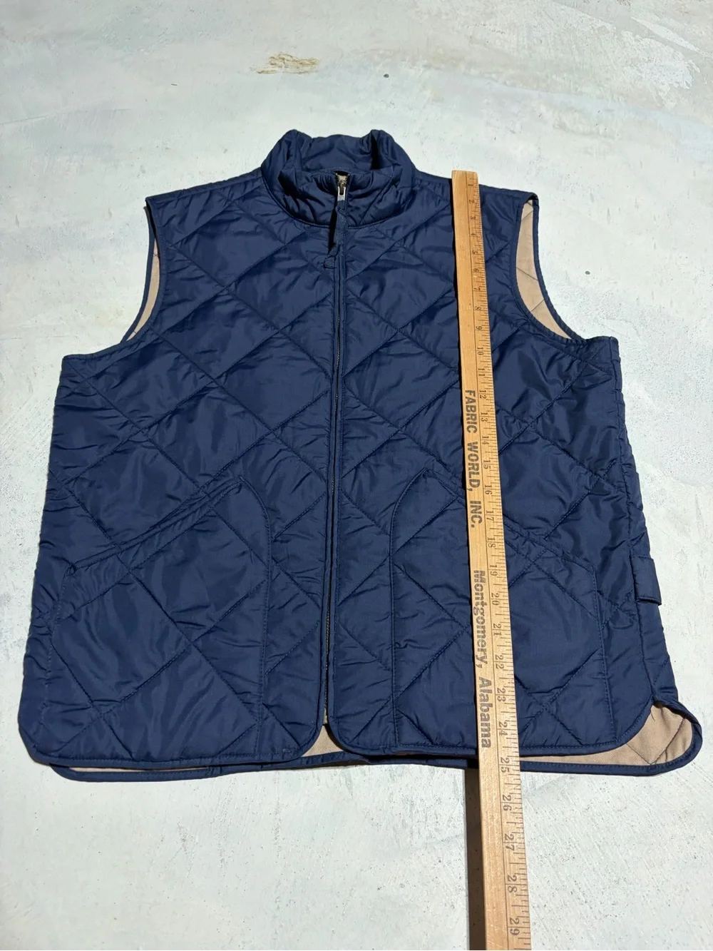 J. Crew authentic outerwear Men's Quilted Navy Vest medium